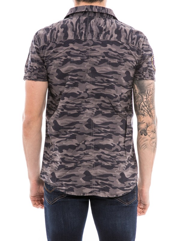 Chemise motif camouflage...