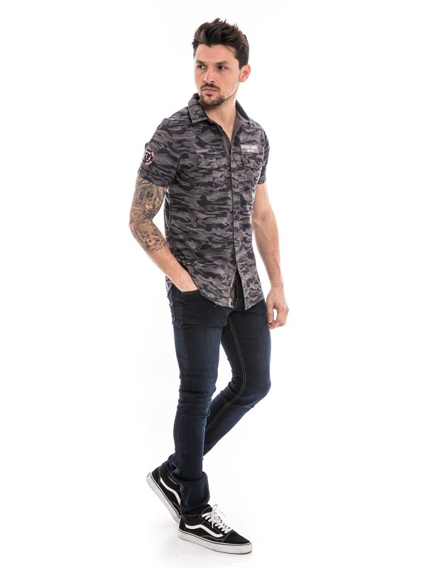 Chemise motif camouflage...