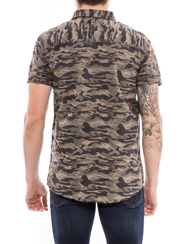 Chemise motif camouflage...