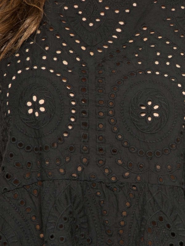 Top col rond broderies...