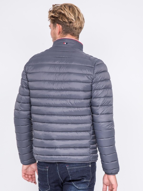 Doudoune légère col montant...