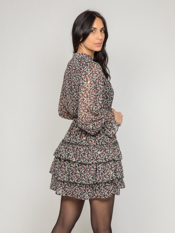 Robe courte avec volants...