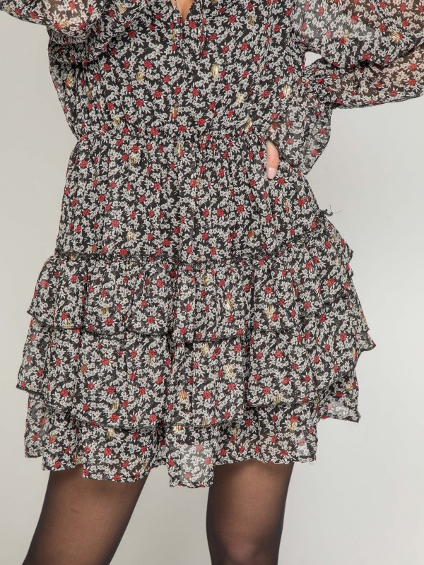 Robe courte avec volants...