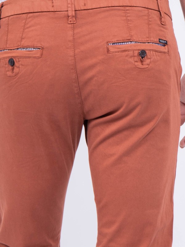 Pantalon chino coupe...