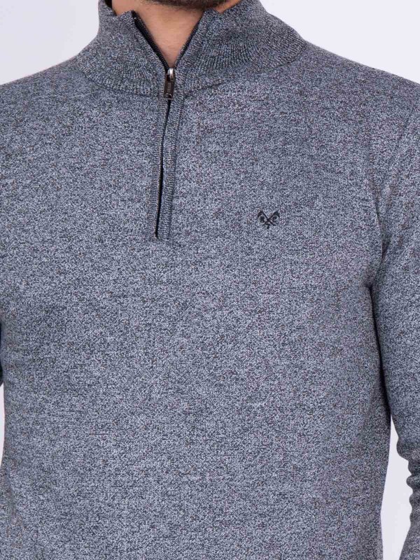 Pull col montant zippé...