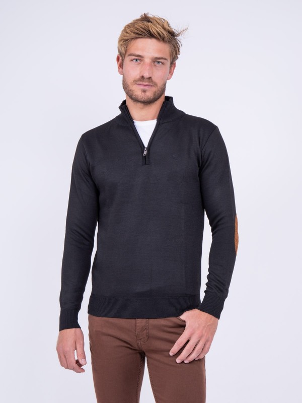 Pull col montant zippé...