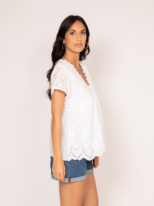 Blouse broderie anglaise...