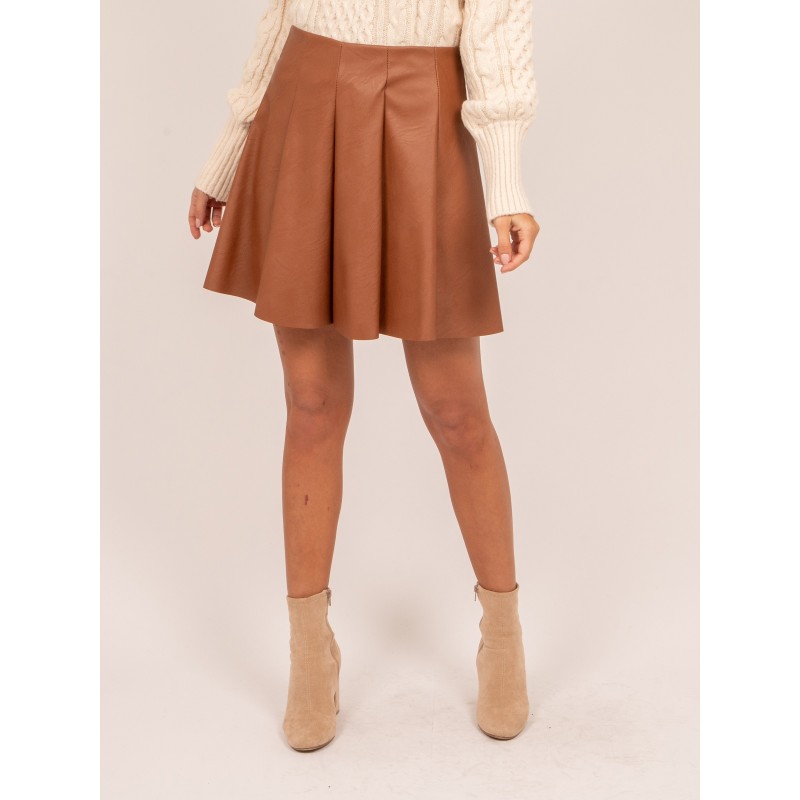 Jupe courte plissée similicuir XIRAMAX - Main Image