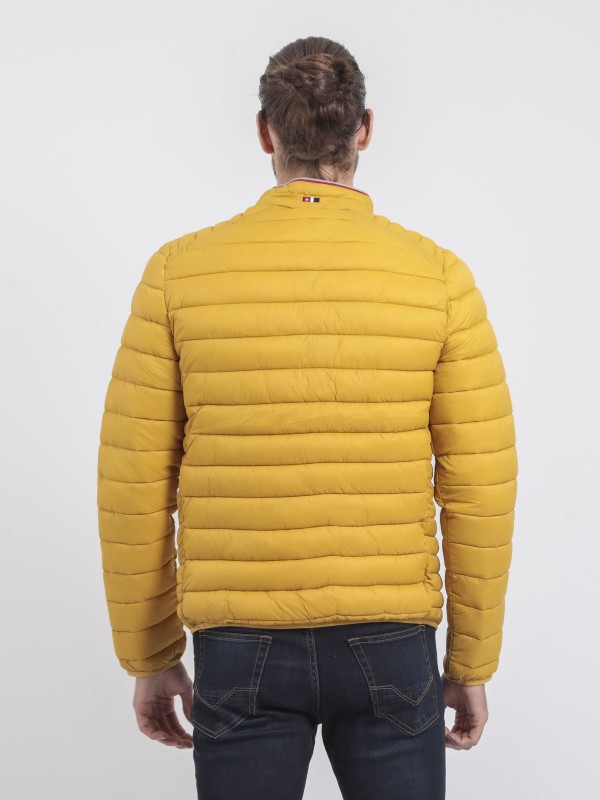 Doudoune légère col montant...