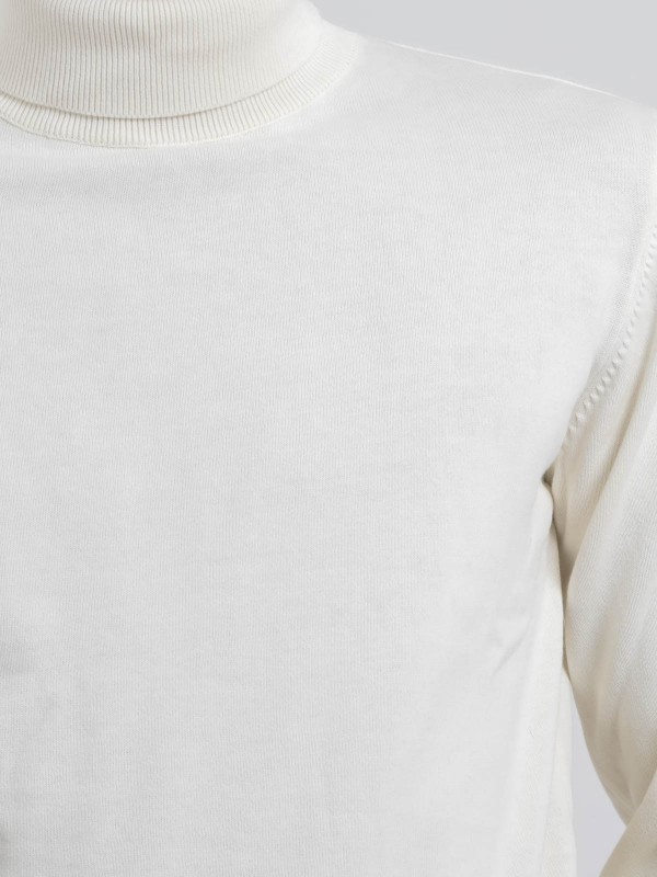 Pull col roulé pur coton...