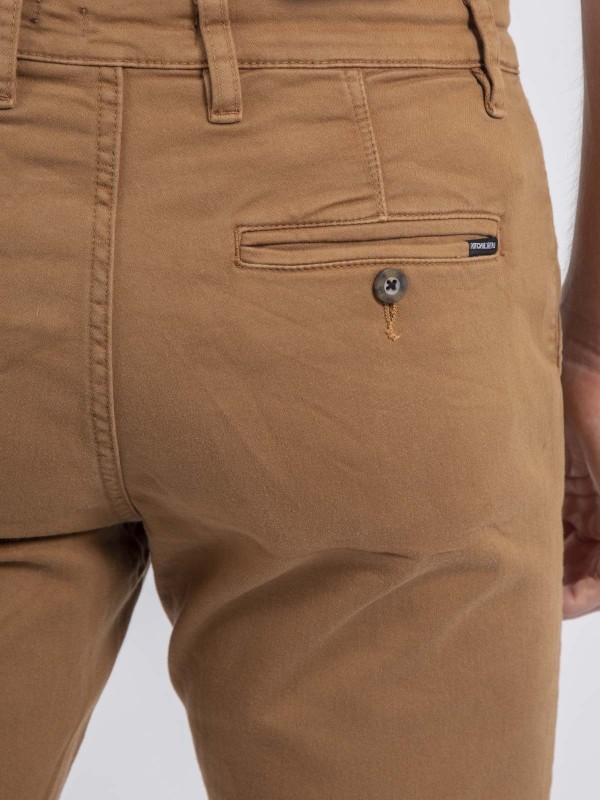 Pantalon chino coupe...