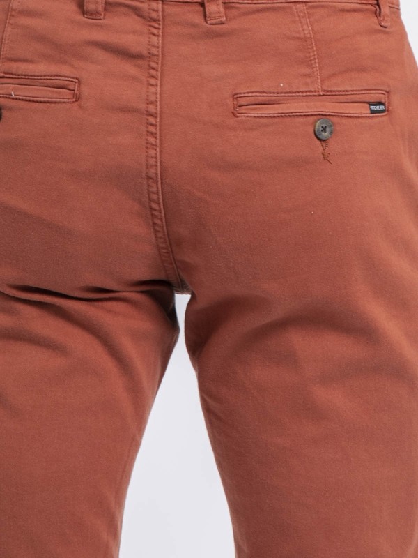Pantalon chino coupe...