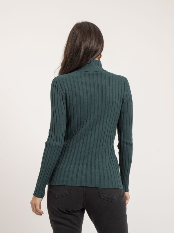 Pull col roulé côtelé...