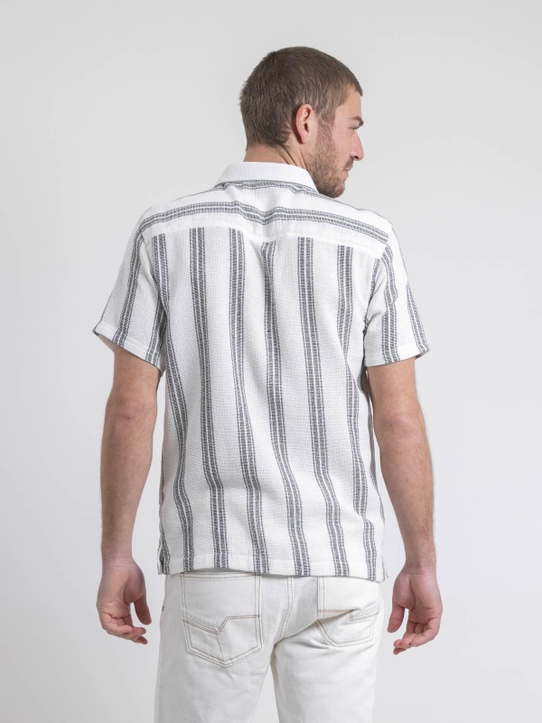 Chemise manches courtes...