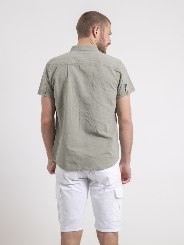 Chemise manches courtes...