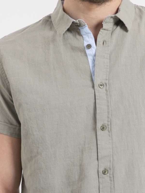 Chemise manches courtes...