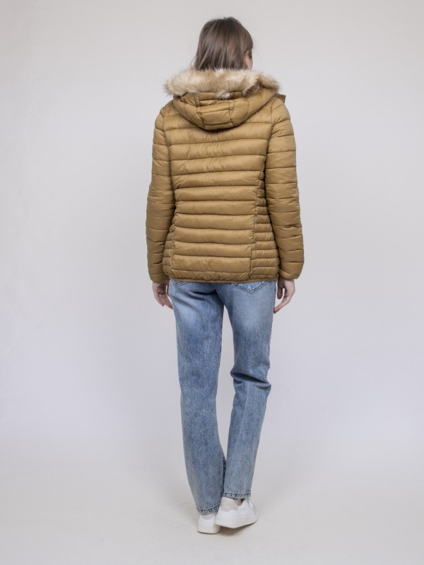 Doudoune légère capuche...