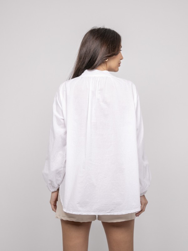 Chemise légère broderies...