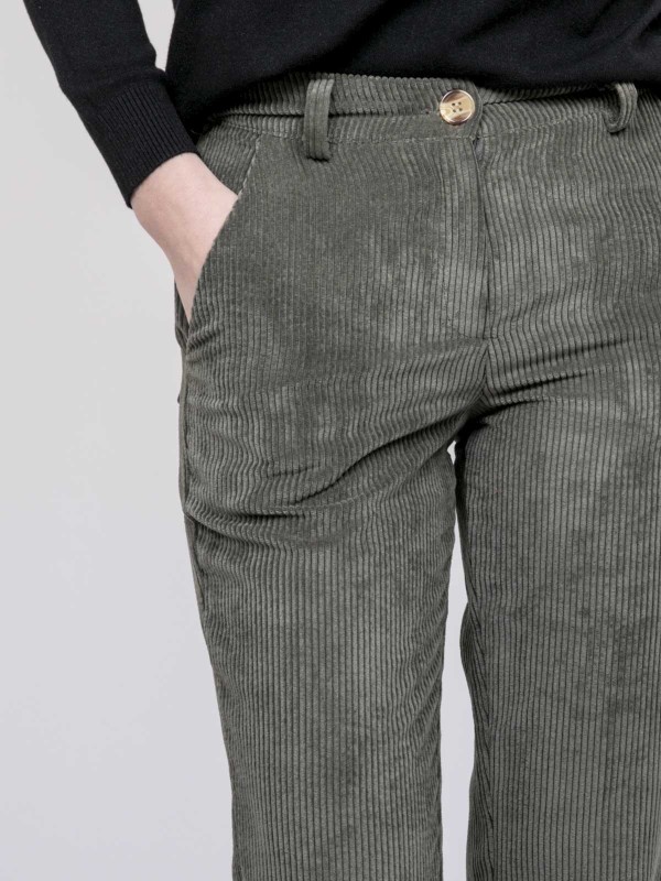Pantalon velours côtelé...