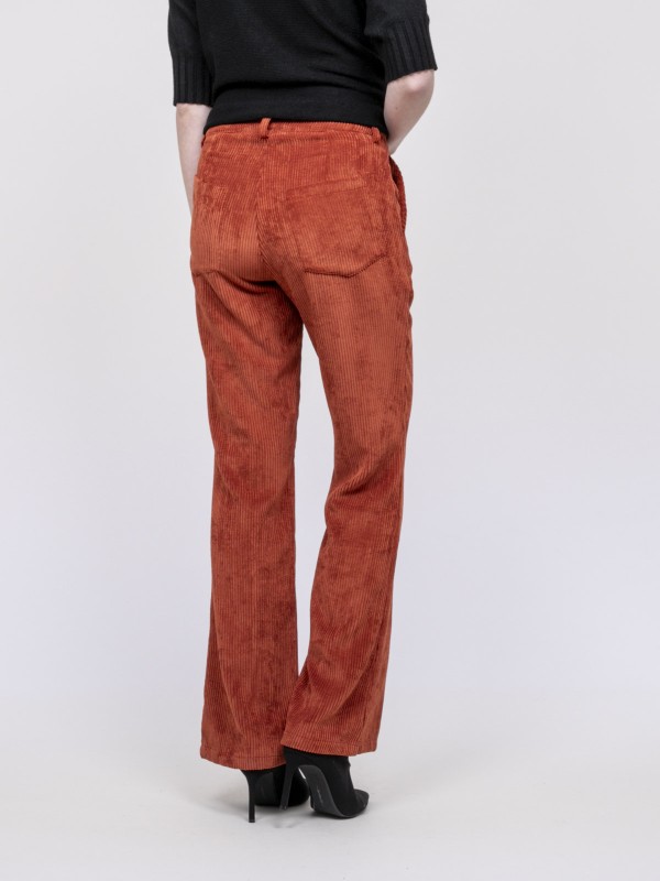 Pantalon velours côtelé...