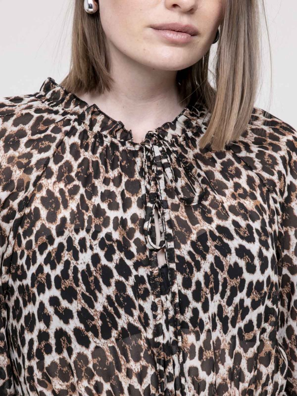 Robe courte imprimé léopard...