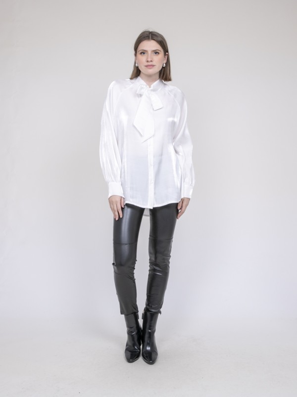 Chemise col lavallière...