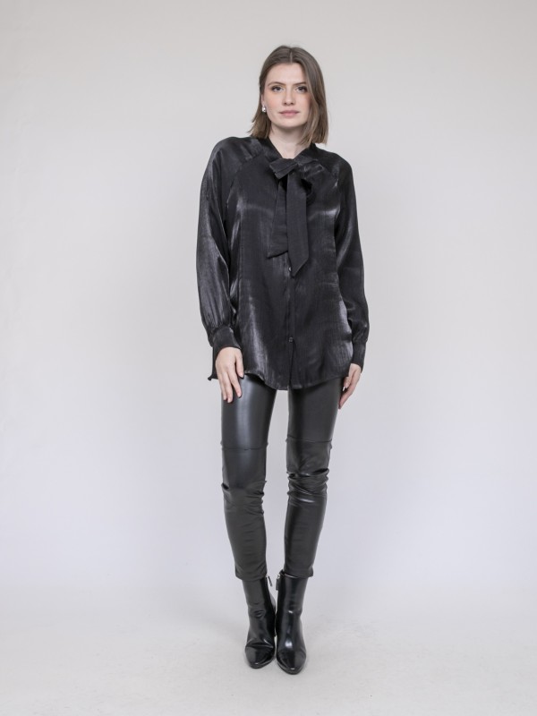 Chemise col lavallière...