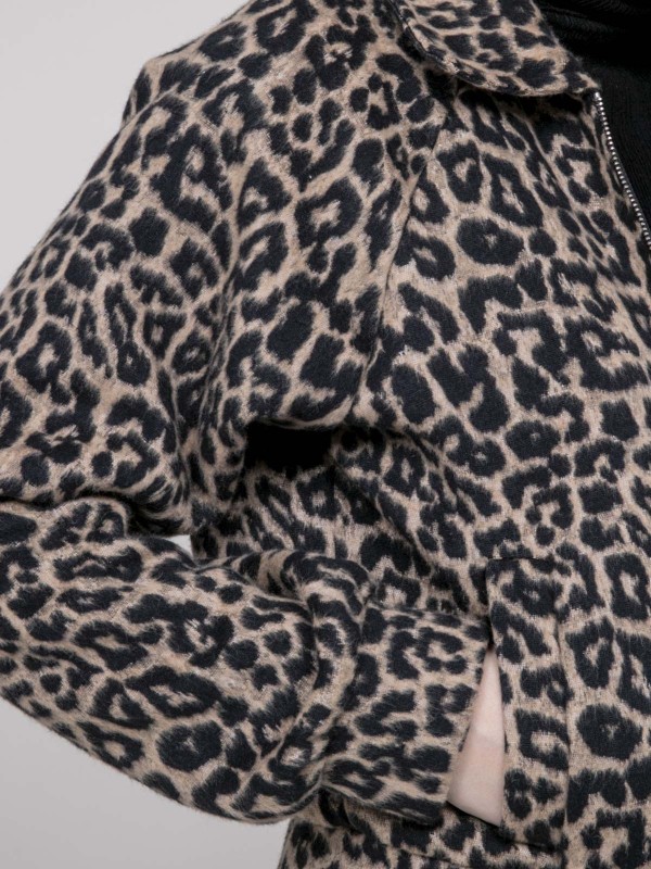 Veste courte imprimé...