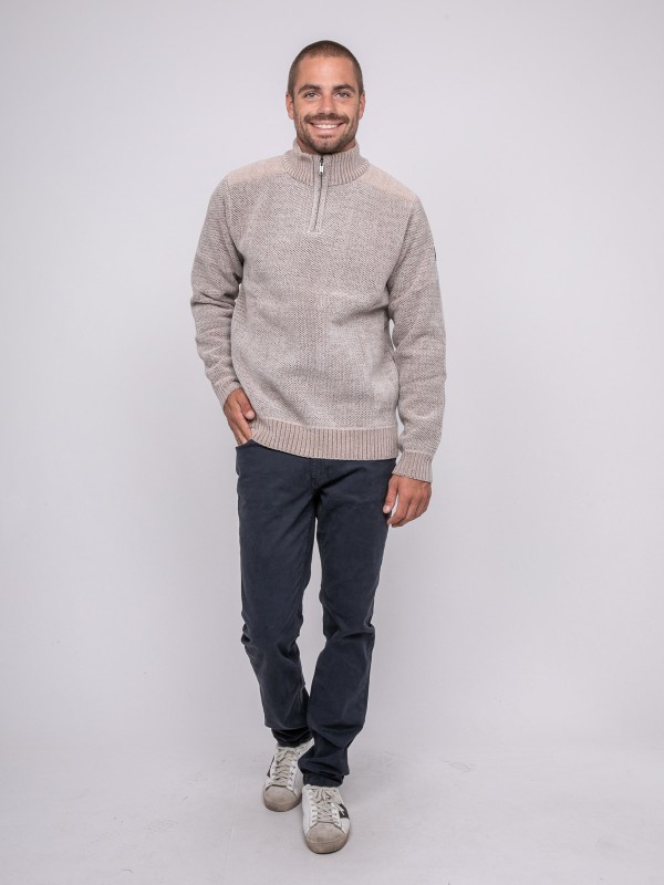 Pull col montant zippé...