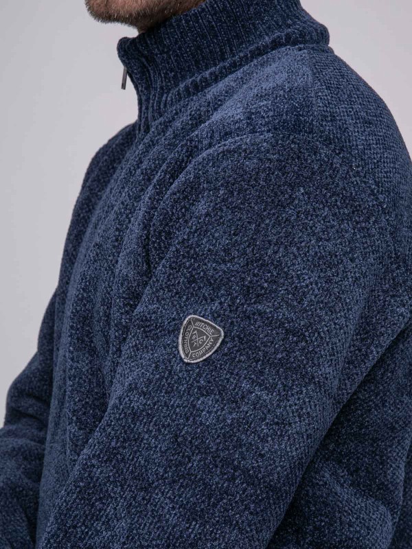 Pull col montant zippé...