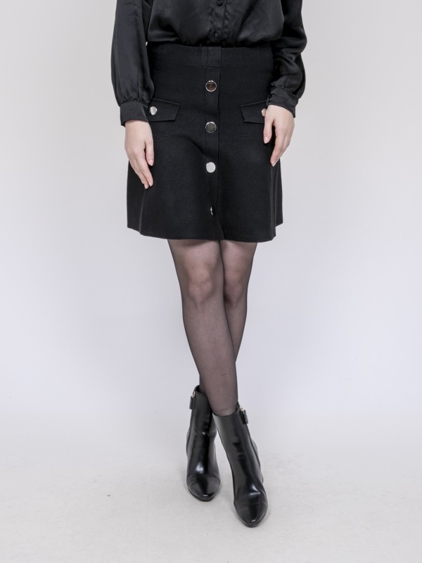 Jupe en maille boutons...