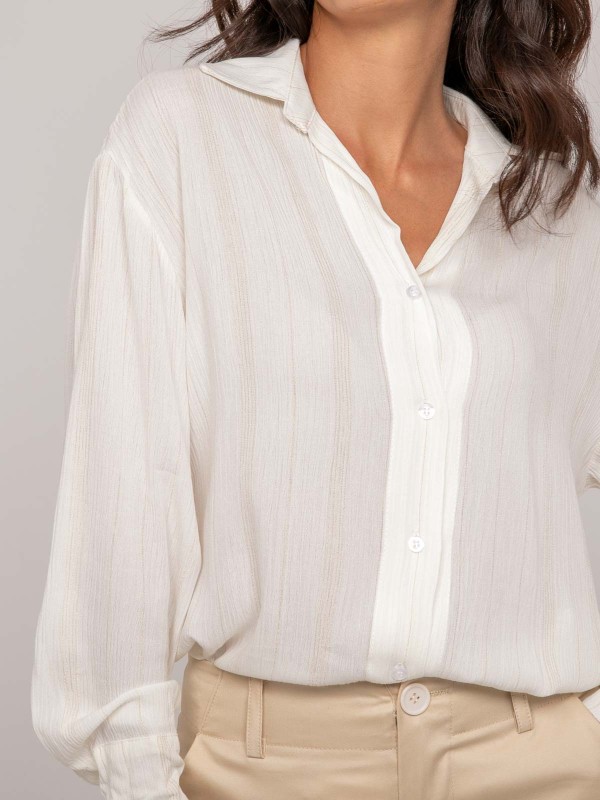 Chemise avec fil lurex...