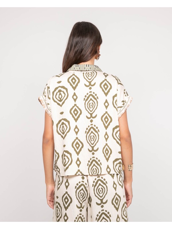 Chemise manches courtes...