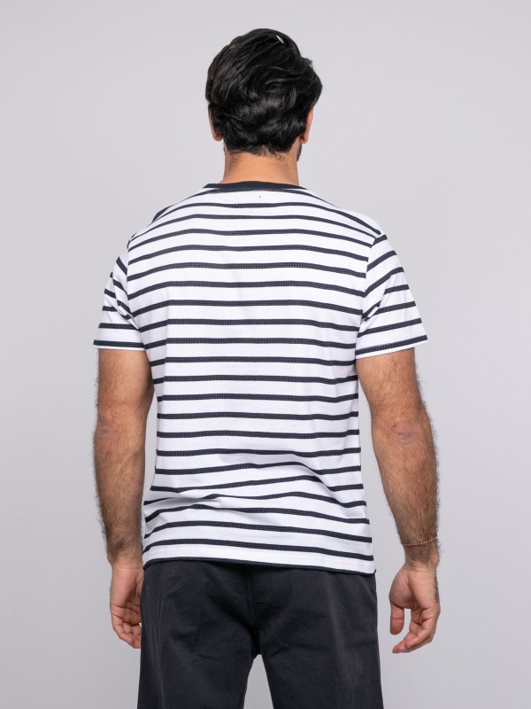 T-shirt manches courtes...