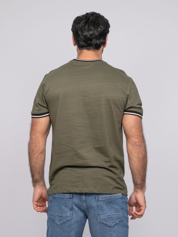 T-shirt manches courtes...