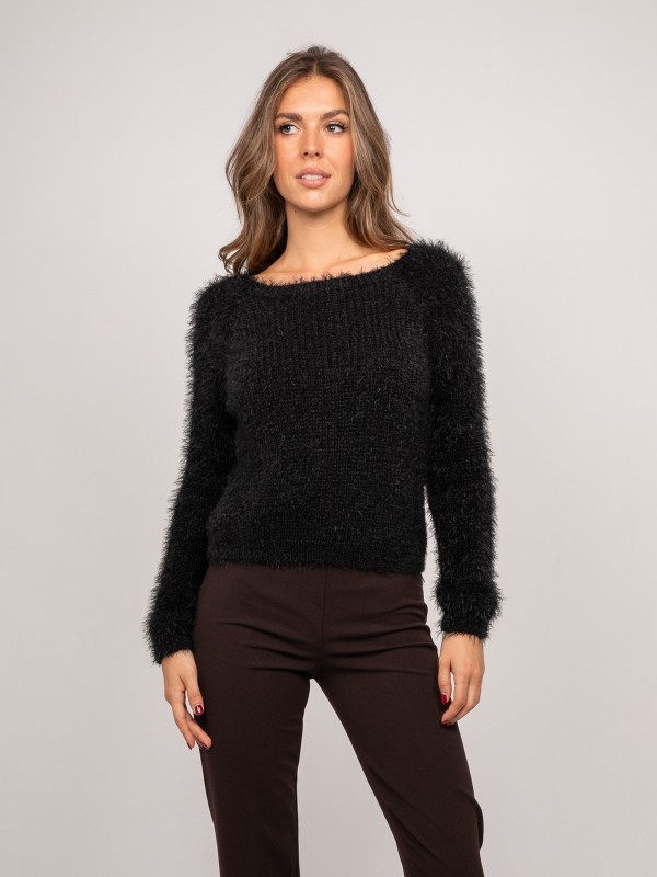 Pull court en maille poilue...