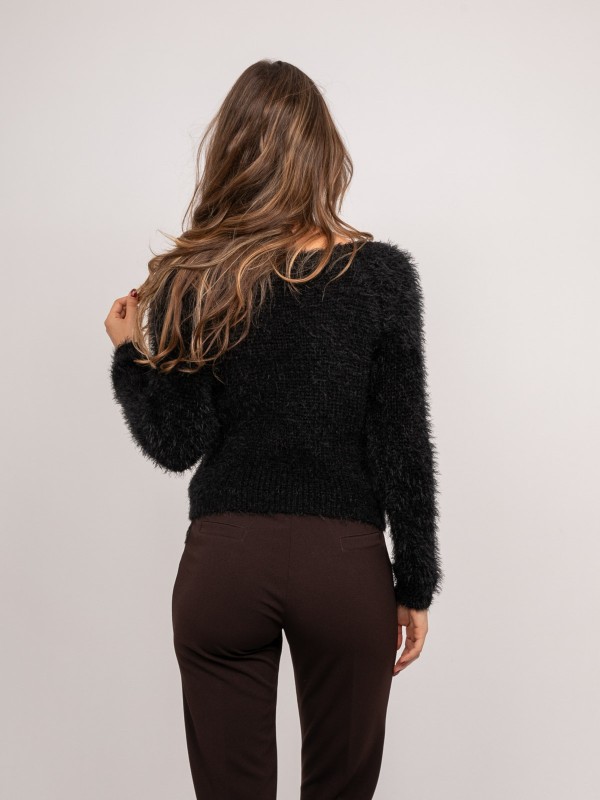 Pull court en maille poilue...