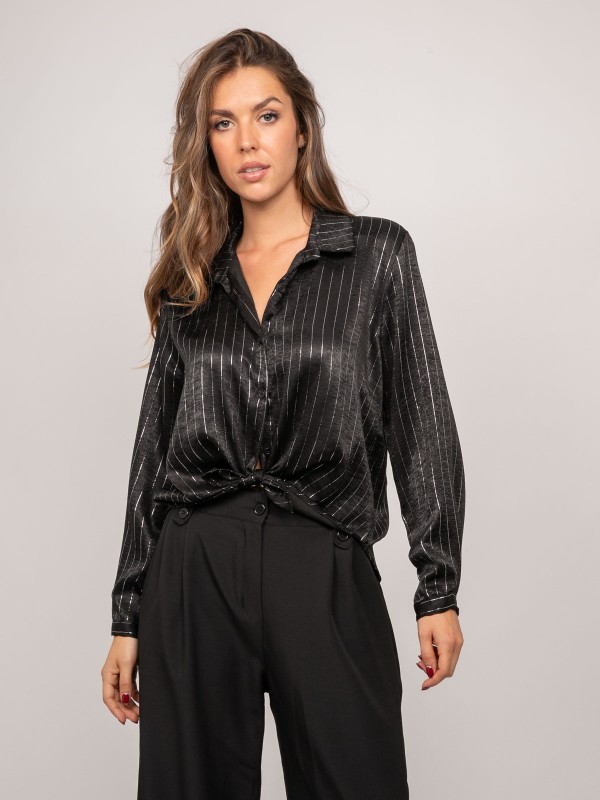 Chemise satinée rayures...