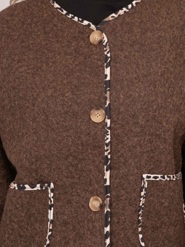 Veste courte en lainage...