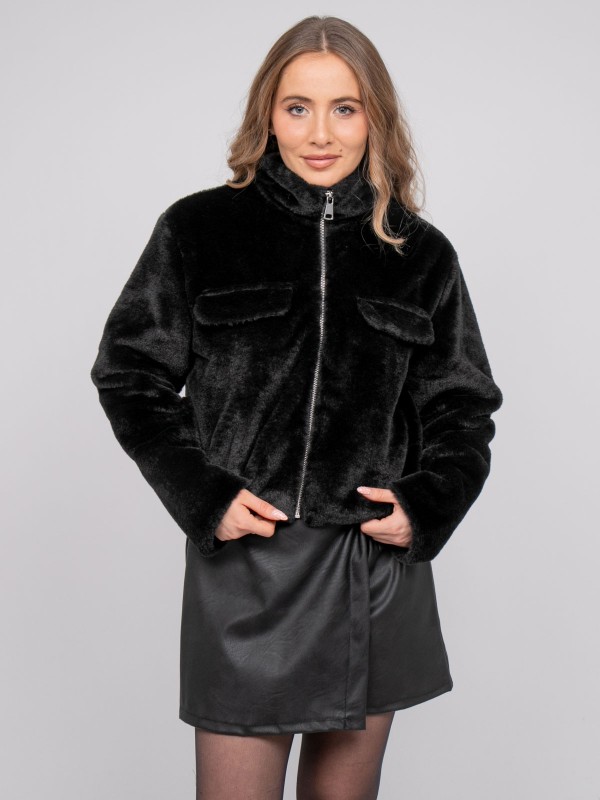 Veste courte fausse...