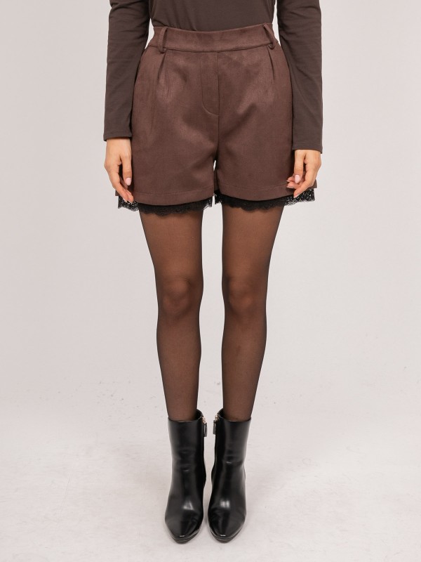 Short effet daim bordure...