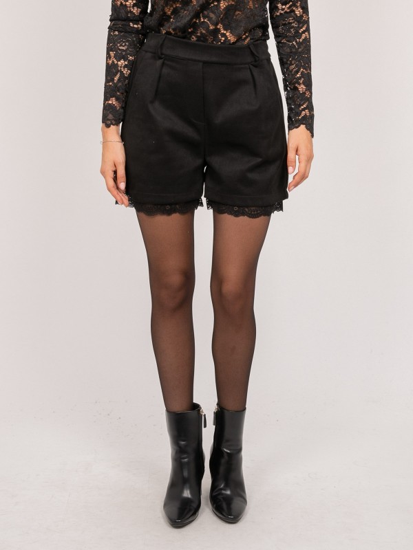 Short effet daim bordure...