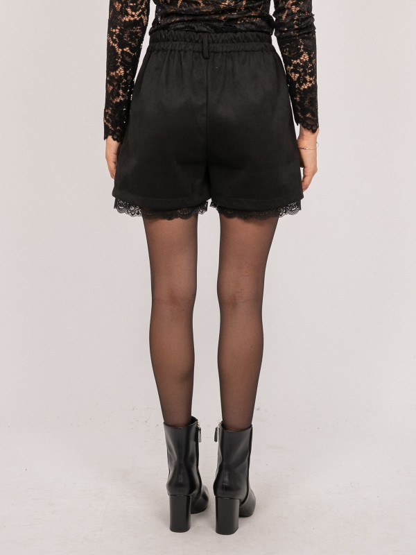 Short effet daim bordure...