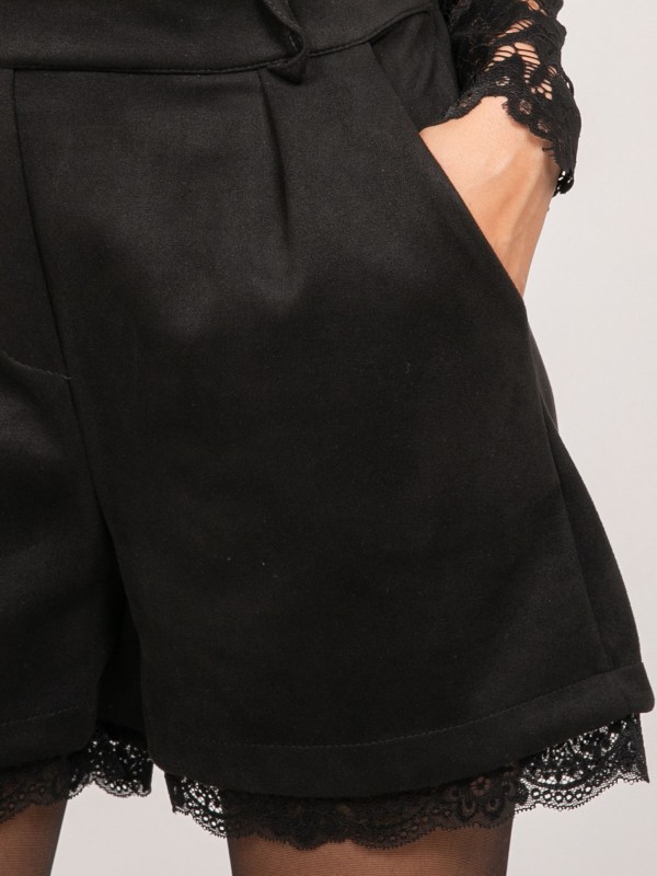 Short effet daim bordure...