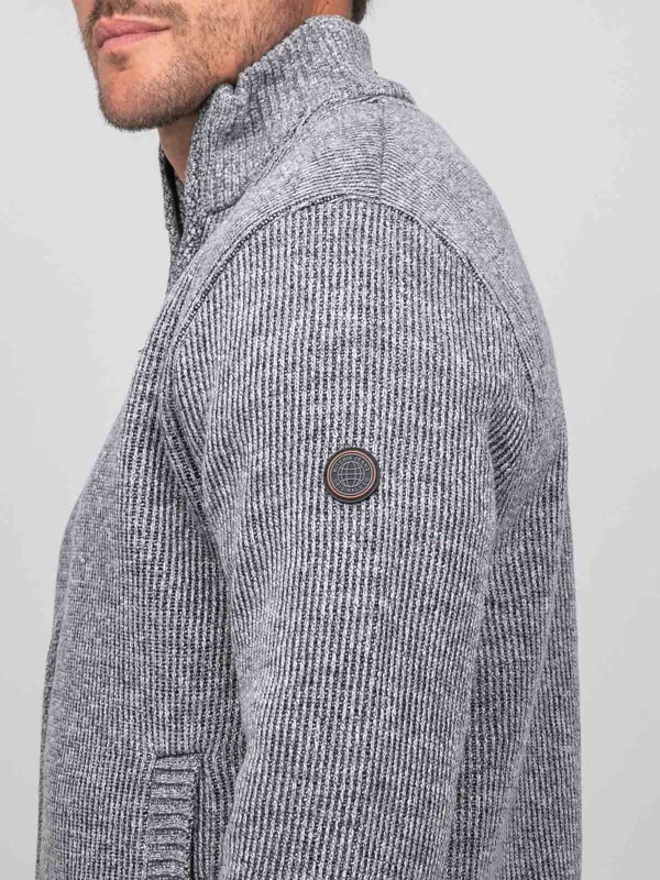 Gilet zippé col montant...