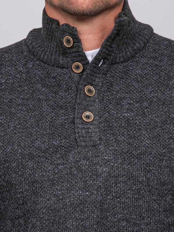 Pull col montant boutonné...