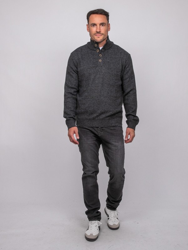 Pull col montant boutonné...