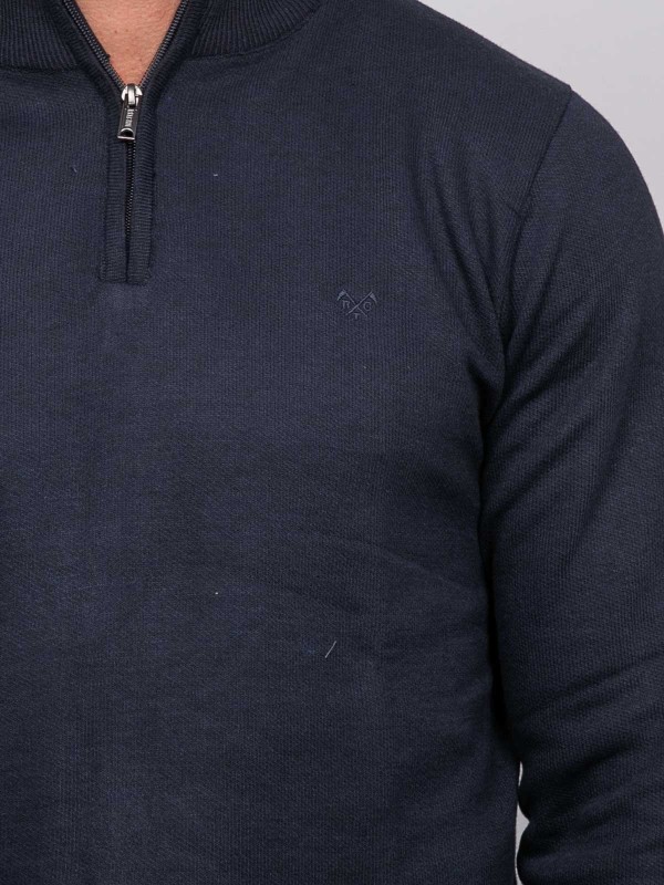 Pull col montant zippé...