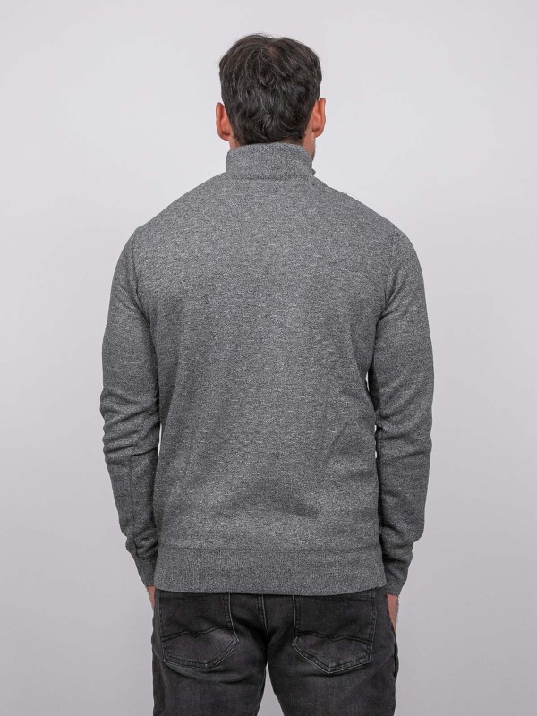 Pull col montant zippé...