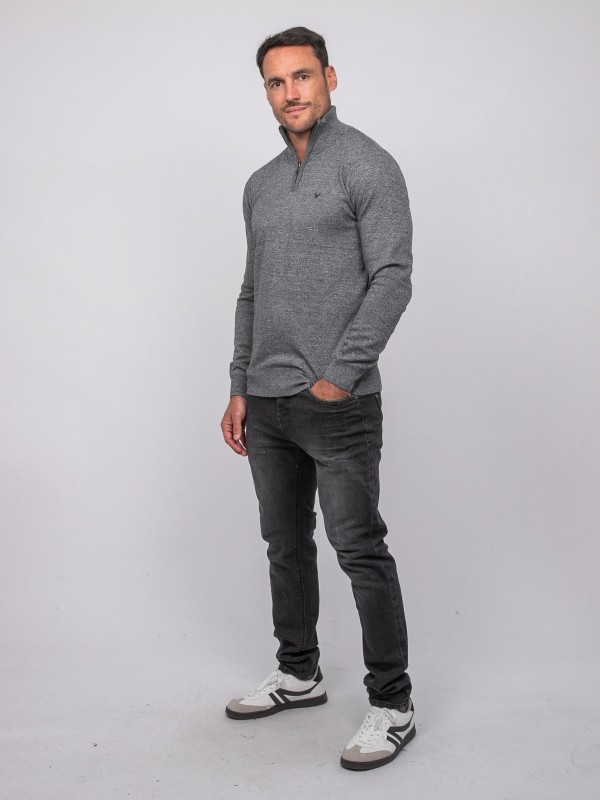 Pull col montant zippé...